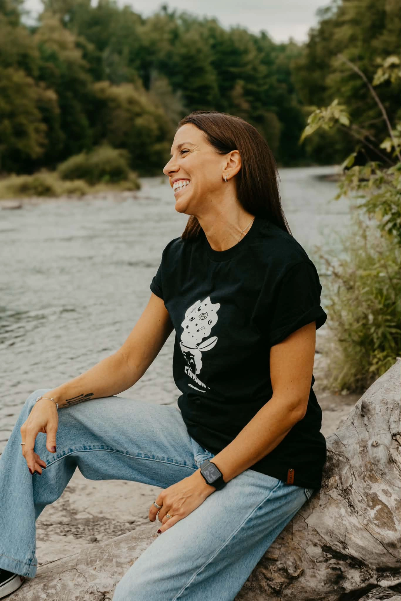 « L'invisible existe » - T-Shirt de la campagne de financement, Édition 2026 – Image 2