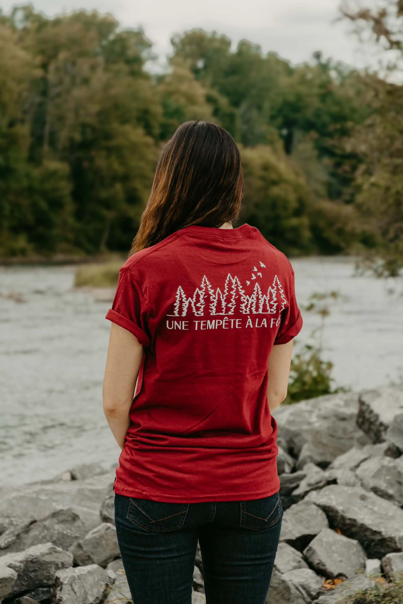 « L'invisible existe » - T-Shirt de la campagne de financement, Édition 2026 – Image 7